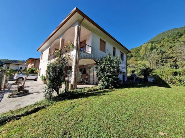 casa indipendente in vendita a Barghe