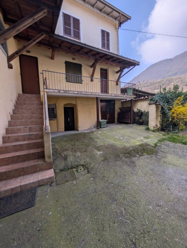 appartamento in vendita a Barghe in zona Vrange