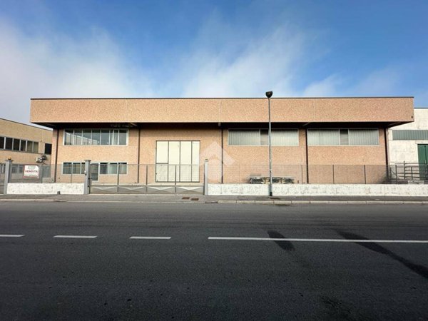 locale commerciale in vendita a Bassano Bresciano