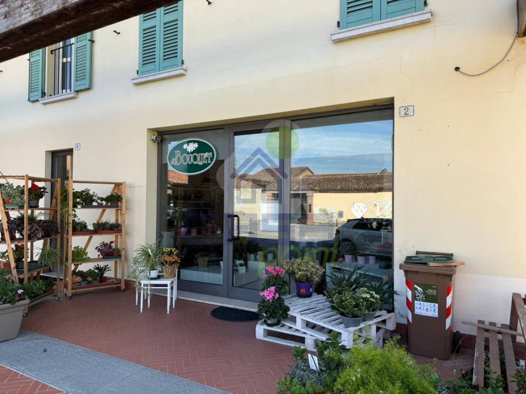 negozio in vendita a Bassano Bresciano