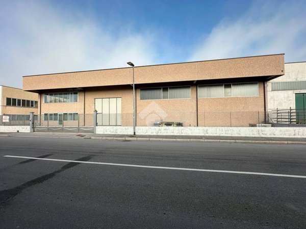 locale commerciale in vendita a Bassano Bresciano