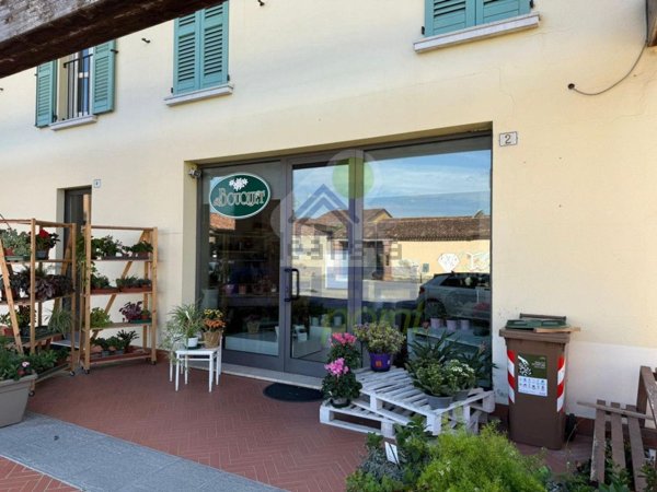 locale commerciale in vendita a Bassano Bresciano