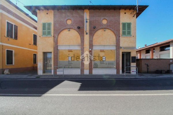 locale commerciale in vendita a Bassano Bresciano