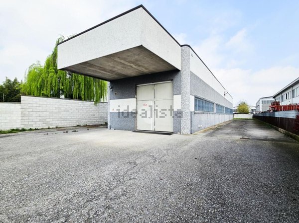 capannone in vendita a Bassano Bresciano