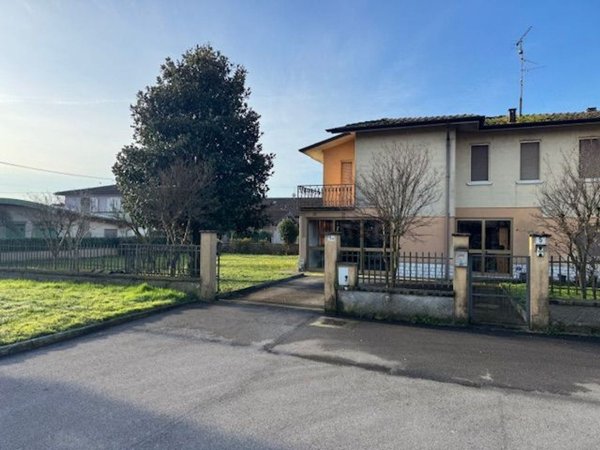 casa indipendente in vendita a Bassano Bresciano