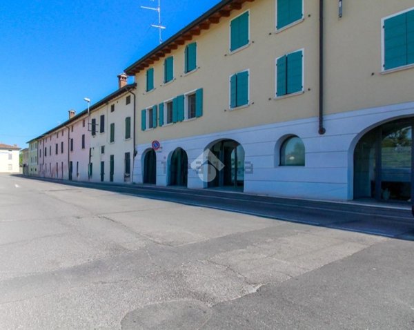 locale commerciale in vendita a Bassano Bresciano