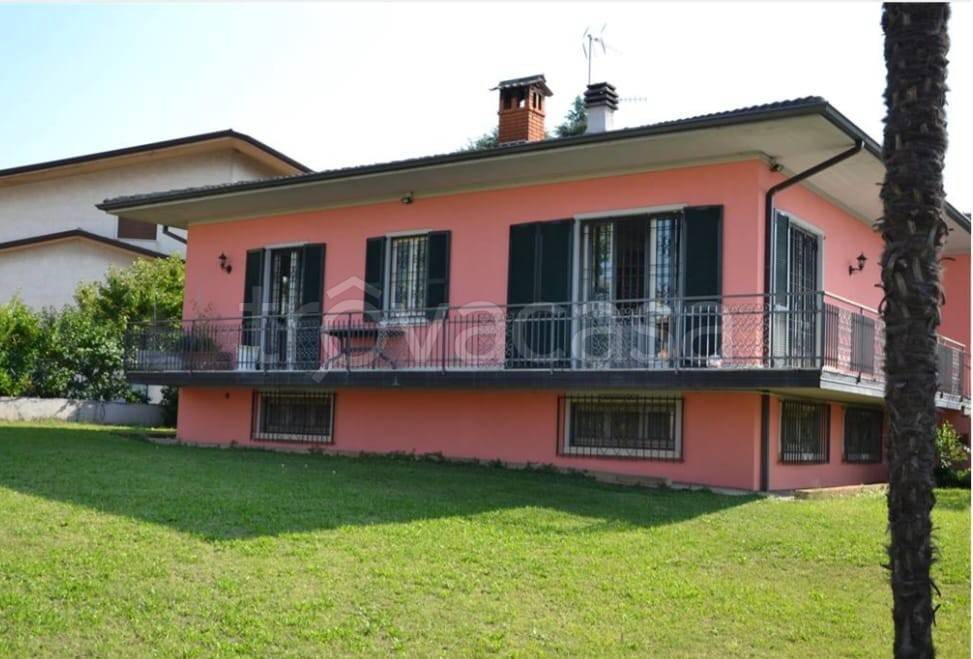 casa indipendente in vendita a Bedizzole in zona Piazza