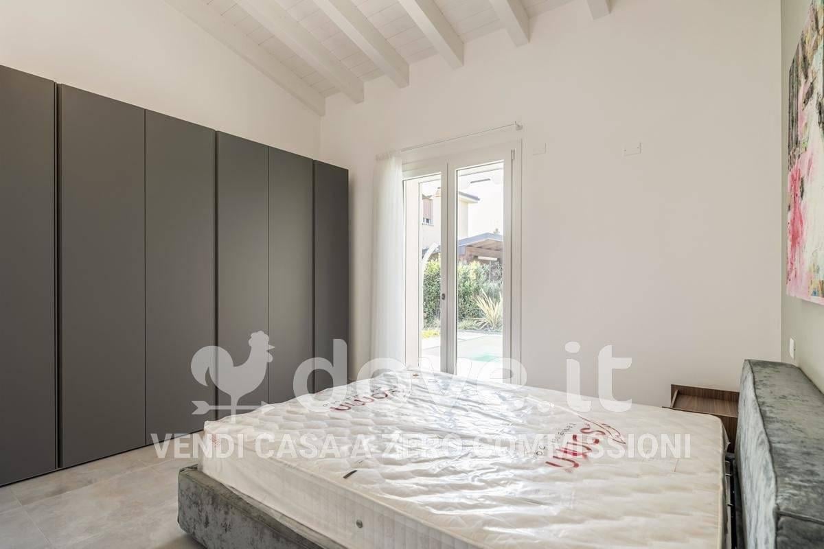 casa indipendente in vendita a Bedizzole in zona Piazza