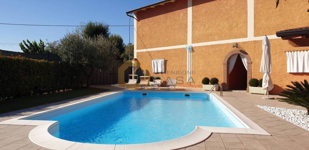 casa indipendente in vendita a Bedizzole in zona Piazza