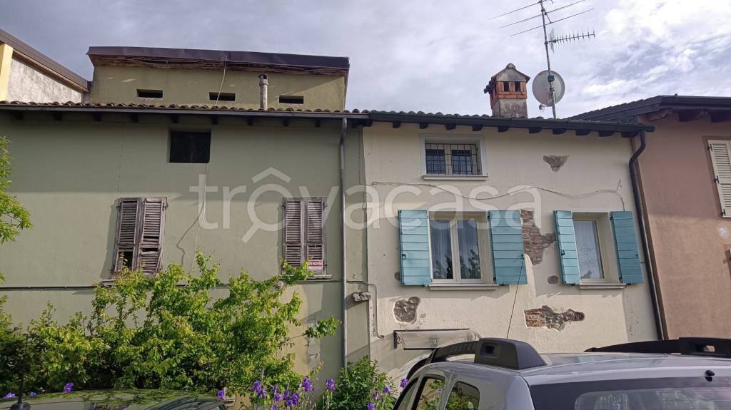 casa indipendente in vendita a Bedizzole in zona Piazza