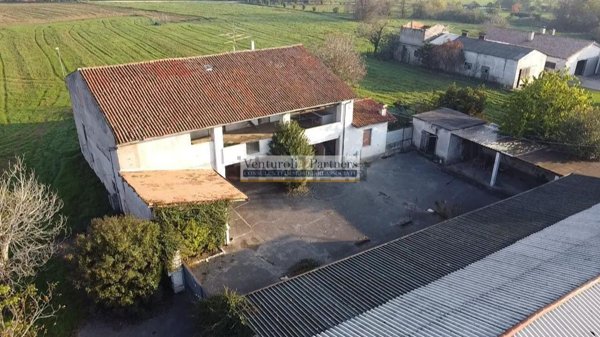 esavano in vendita a Bedizzole