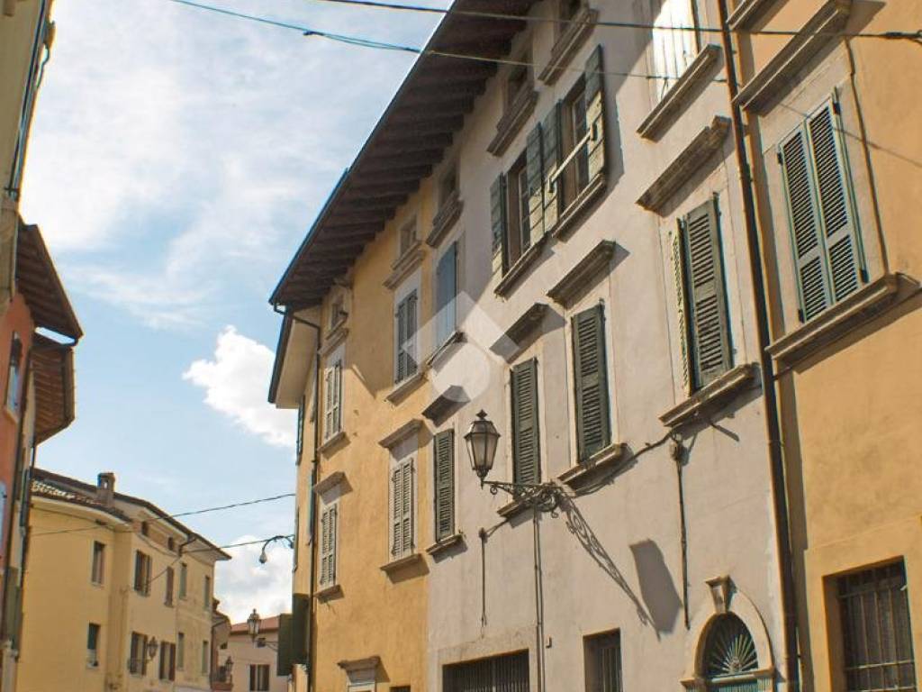 casa indipendente in vendita a Bedizzole in zona Piazza