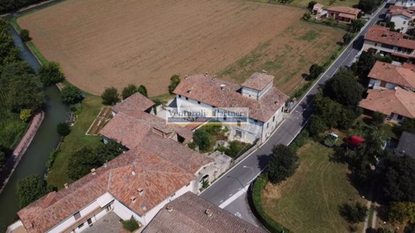 casa indipendente in vendita a Bedizzole in zona Piazza