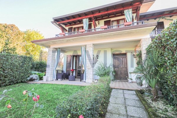 casa indipendente in vendita a Bedizzole in zona Piazza