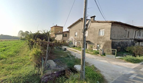 casa indipendente in vendita a Bedizzole in zona Piazza