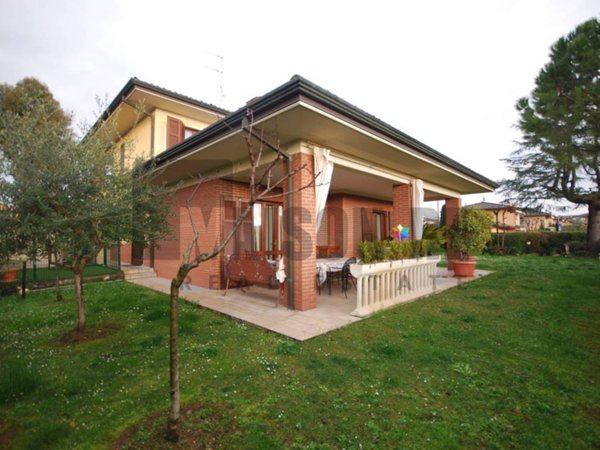 casa indipendente in vendita a Bedizzole in zona Piazza