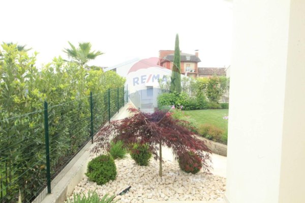 casa indipendente in vendita a Bedizzole in zona Piazza