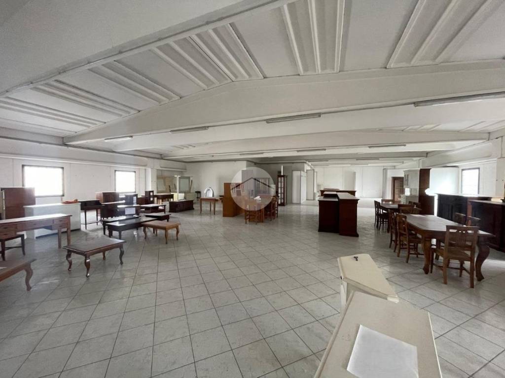 locale commerciale in vendita a Bedizzole