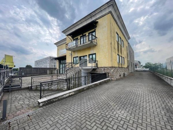 locale commerciale in vendita a Bedizzole