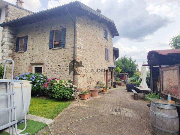 casa indipendente in vendita a Bedizzole in zona Piazza