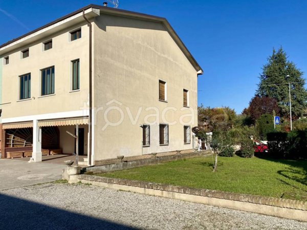 casa indipendente in vendita a Bedizzole in zona Piazza