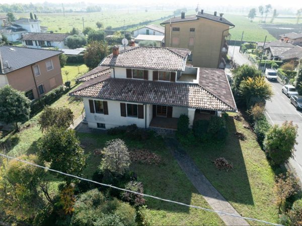 casa indipendente in vendita a Bedizzole in zona San Vito