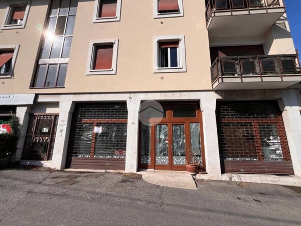 negozio in vendita a Bedizzole in zona Piazza