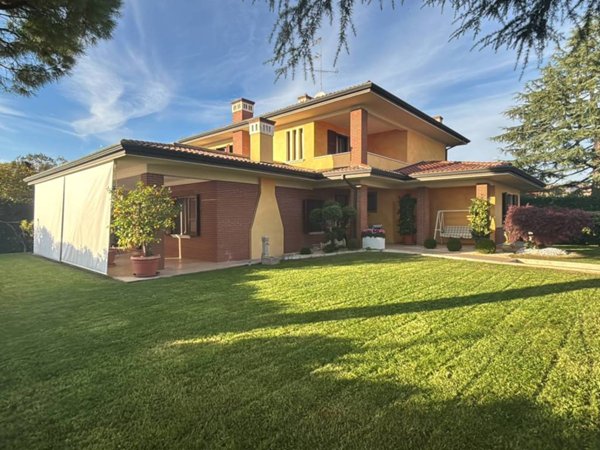 casa indipendente in vendita a Bedizzole in zona Piazza