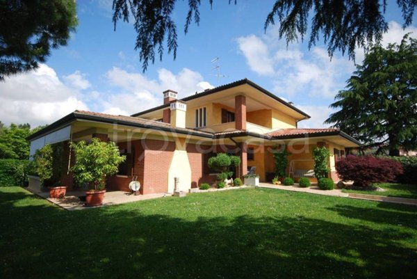 casa indipendente in vendita a Bedizzole in zona Piazza