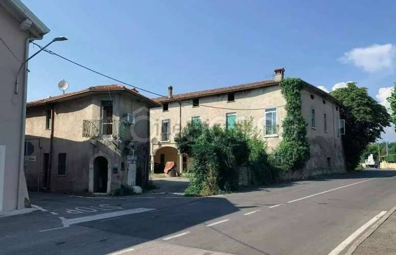casa indipendente in vendita a Bedizzole in zona Piazza