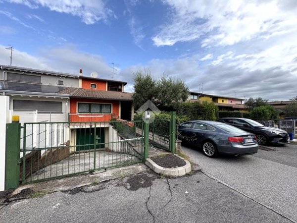 casa indipendente in vendita a Bedizzole in zona Piazza