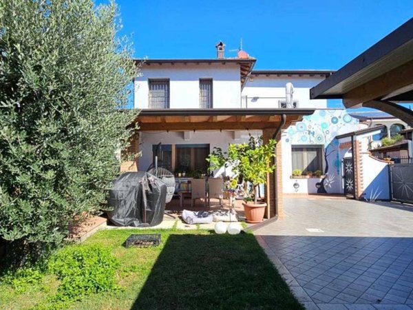 casa indipendente in vendita a Bedizzole in zona Piazza