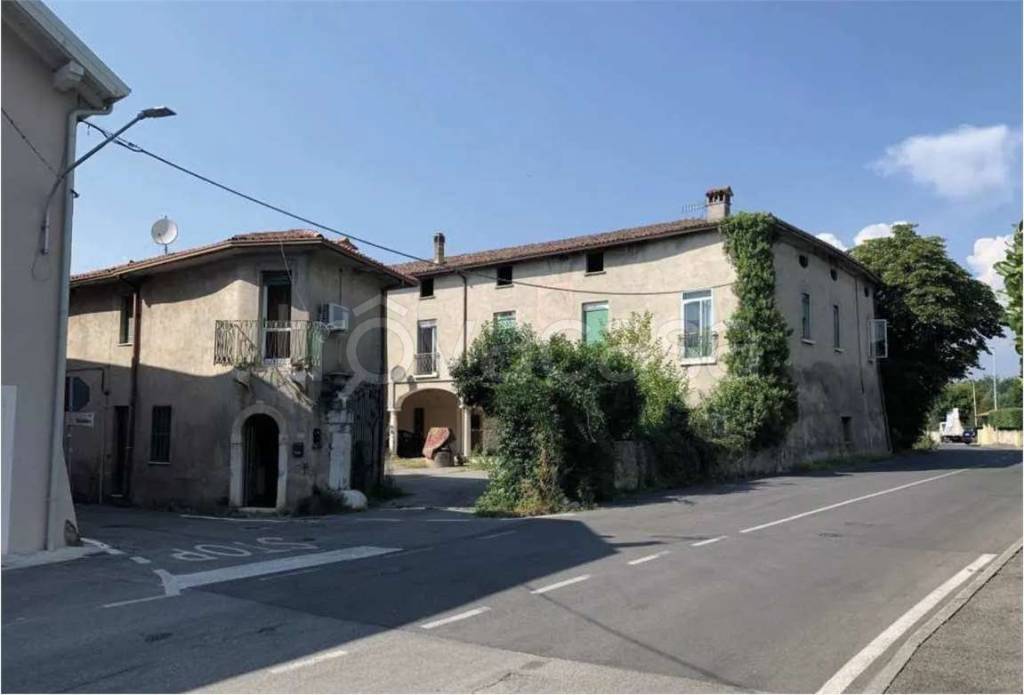 casa indipendente in vendita a Bedizzole in zona Piazza