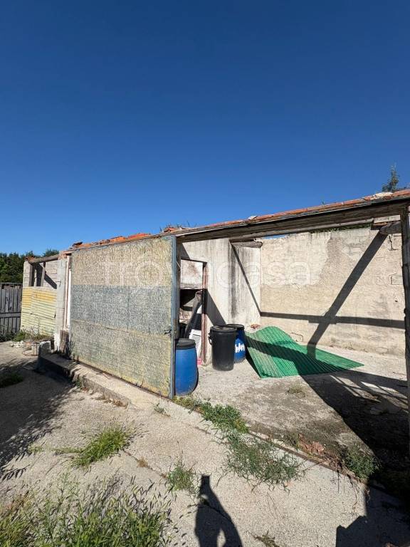 locale commerciale in vendita a Bedizzole in zona Cantrina