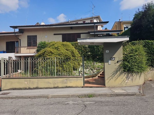 casa indipendente in vendita a Bedizzole in zona Piazza