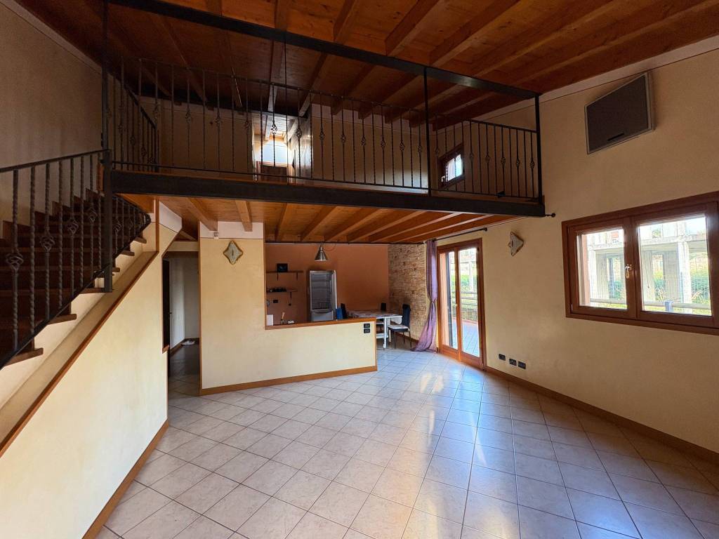 casa indipendente in vendita a Bedizzole in zona Piazza