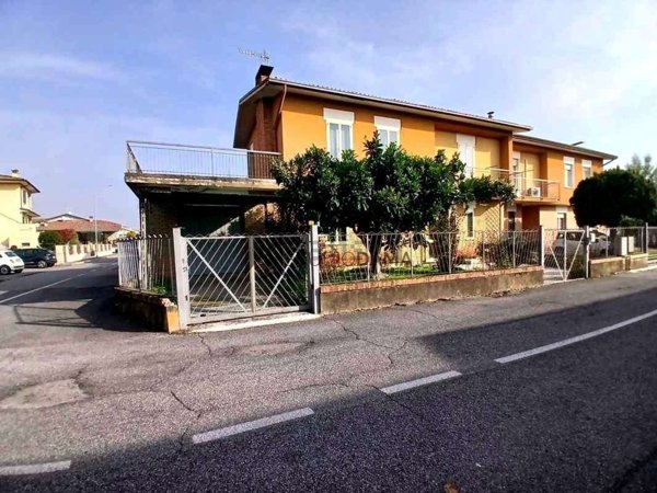 casa indipendente in vendita a Bedizzole in zona Piazza