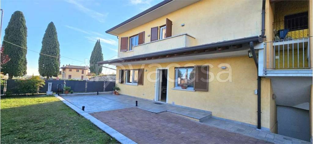 casa indipendente in vendita a Bedizzole in zona Piazza