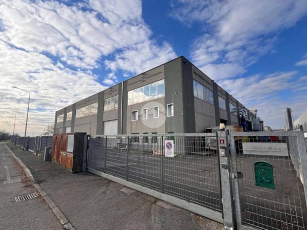 locale commerciale in vendita a Bedizzole