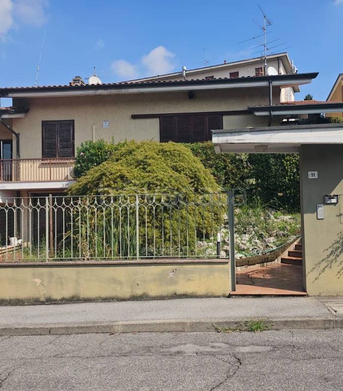 casa indipendente in vendita a Bedizzole in zona Piazza
