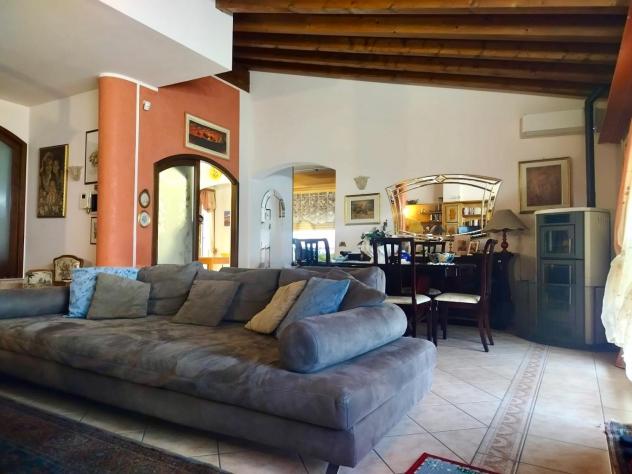 casa indipendente in vendita a Bedizzole in zona Piazza