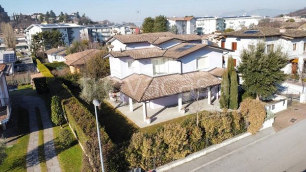 casa indipendente in vendita a Bedizzole in zona Piazza