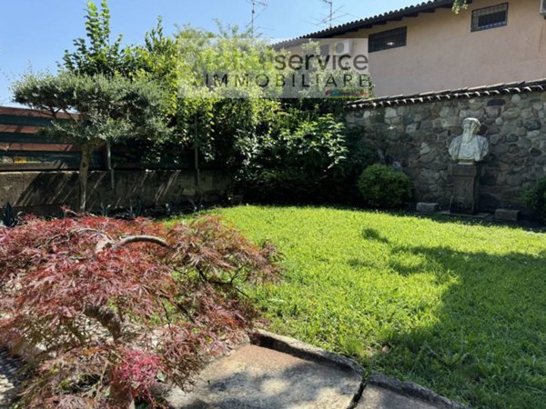 casa indipendente in vendita a Bedizzole in zona Piazza