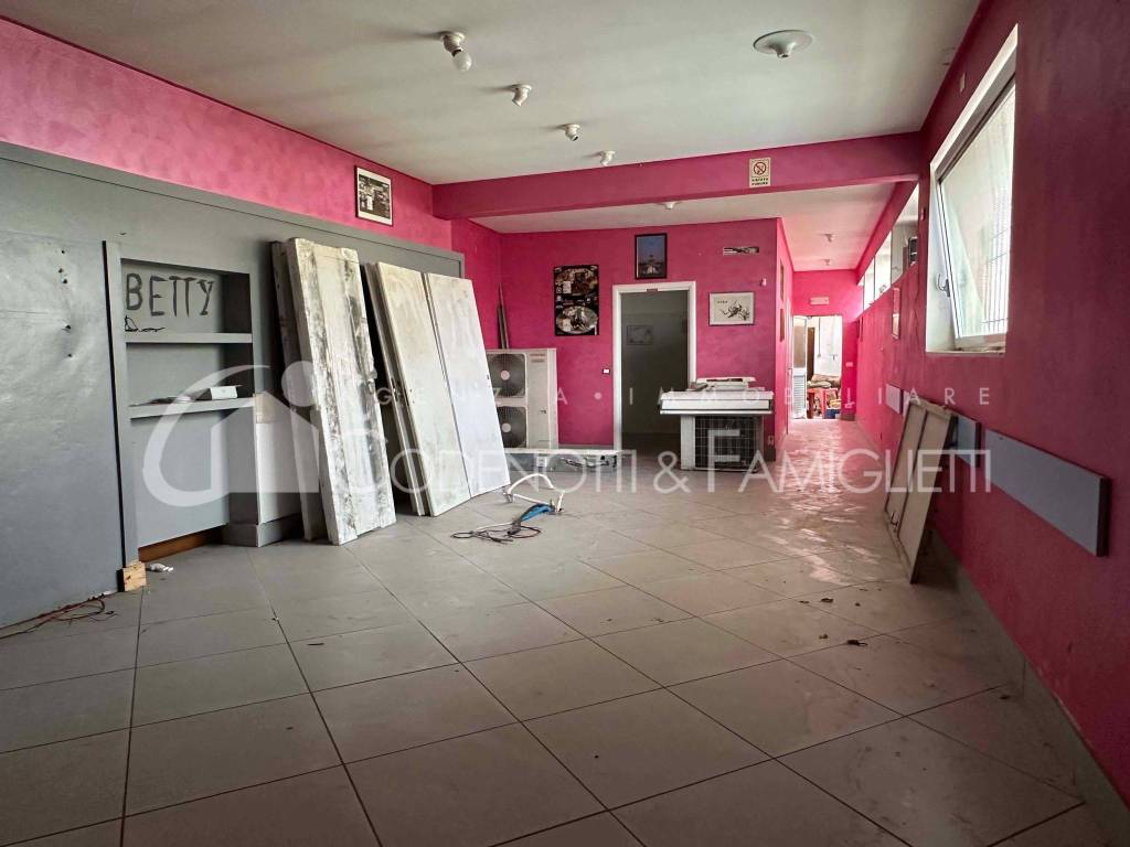 negozio in vendita a Bedizzole in zona Pontenove