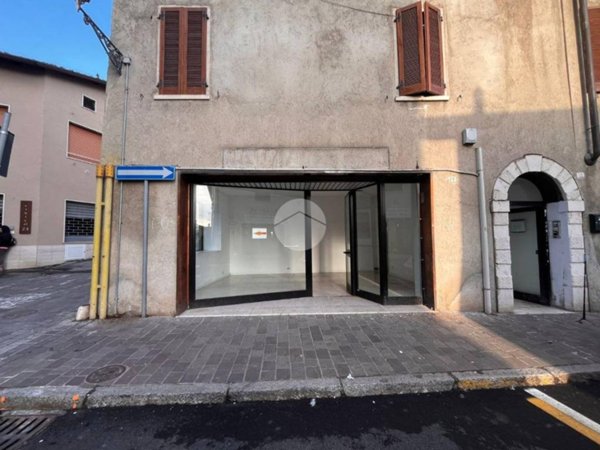 negozio in vendita a Bedizzole in zona Piazza