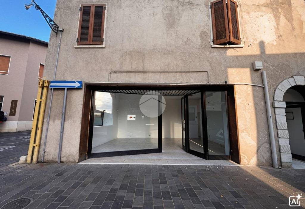 negozio in vendita a Bedizzole in zona Piazza