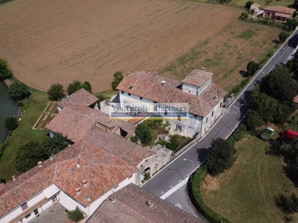 casa indipendente in vendita a Bedizzole in zona Piazza