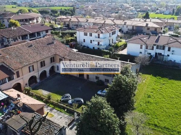 casa indipendente in vendita a Bedizzole in zona Piazza