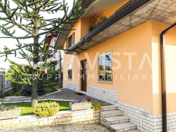 casa indipendente in vendita a Bedizzole in zona Piazza