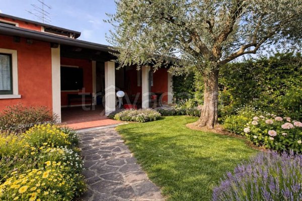 casa indipendente in vendita a Bedizzole in zona Piazza